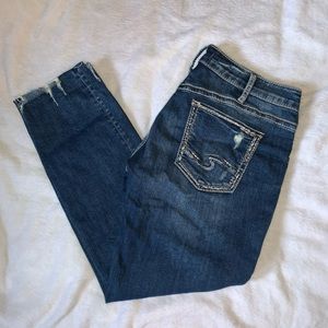 Silver Women's Boyfriend Mid Rise Slim Destruction Raw Hem Jeans